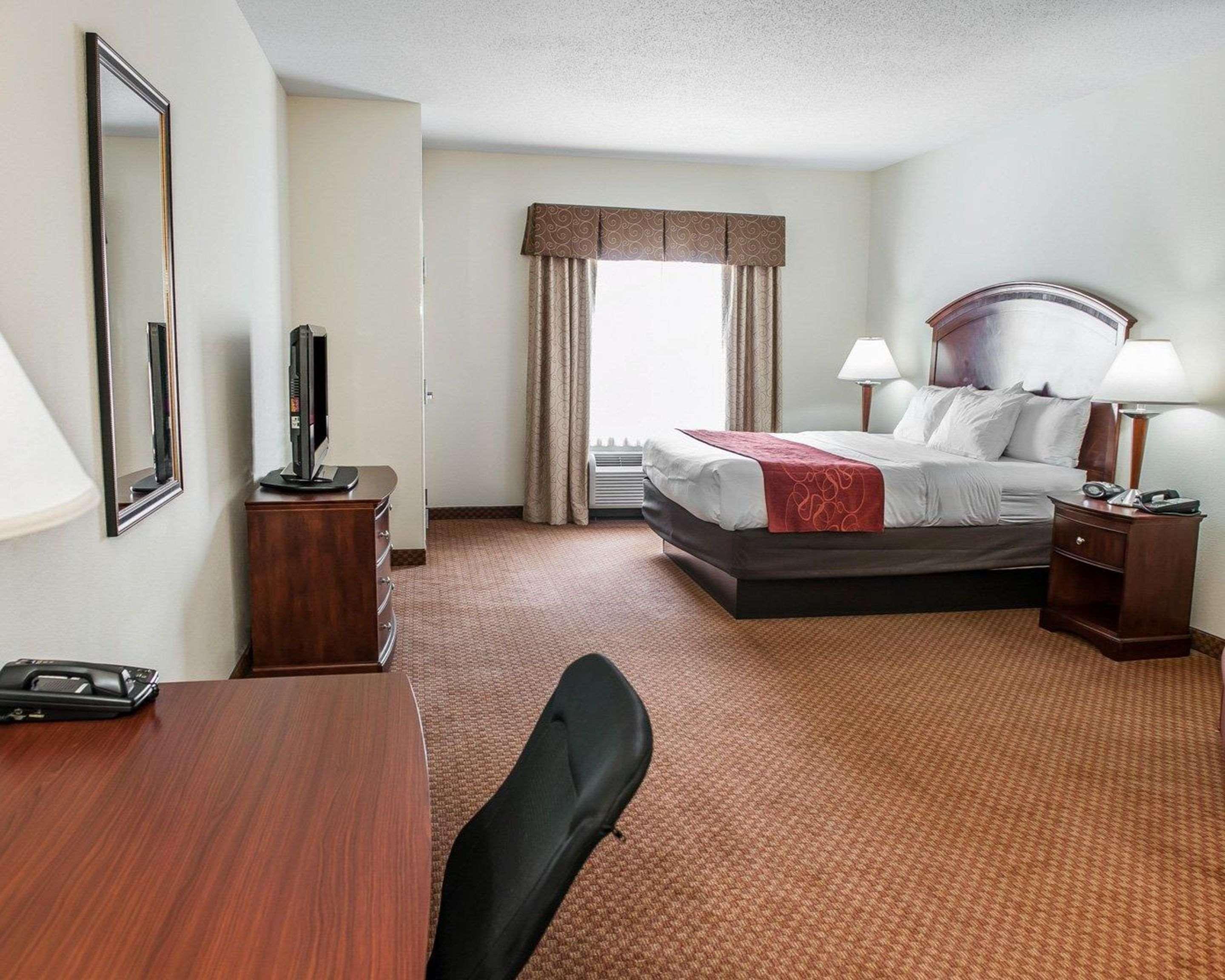 คอมฟอร์ต สวีท เนียร์ อินเดียนาโพลิส แอร์พอร์ต Hotel ภายนอก รูปภาพ