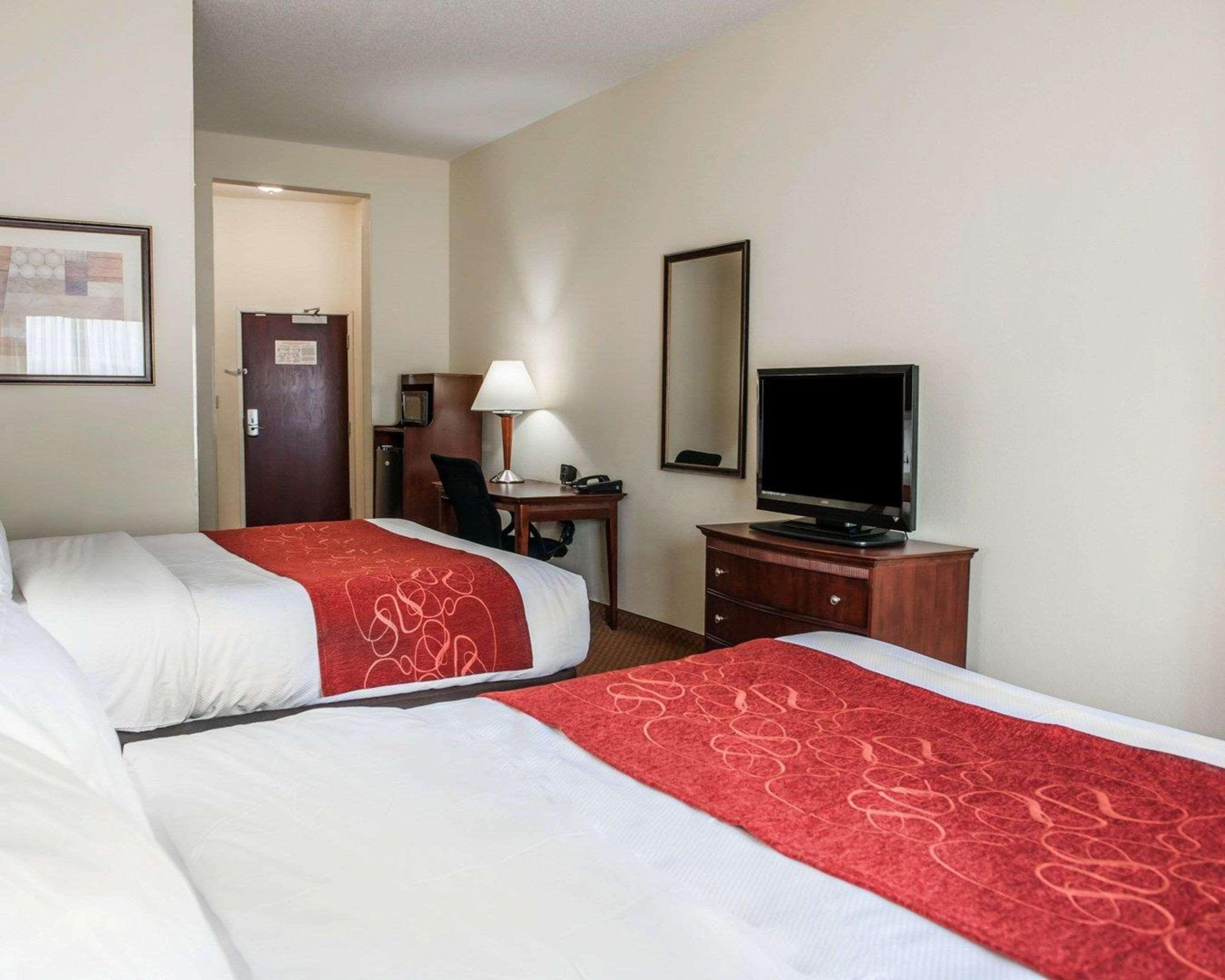 คอมฟอร์ต สวีท เนียร์ อินเดียนาโพลิส แอร์พอร์ต Hotel ภายนอก รูปภาพ