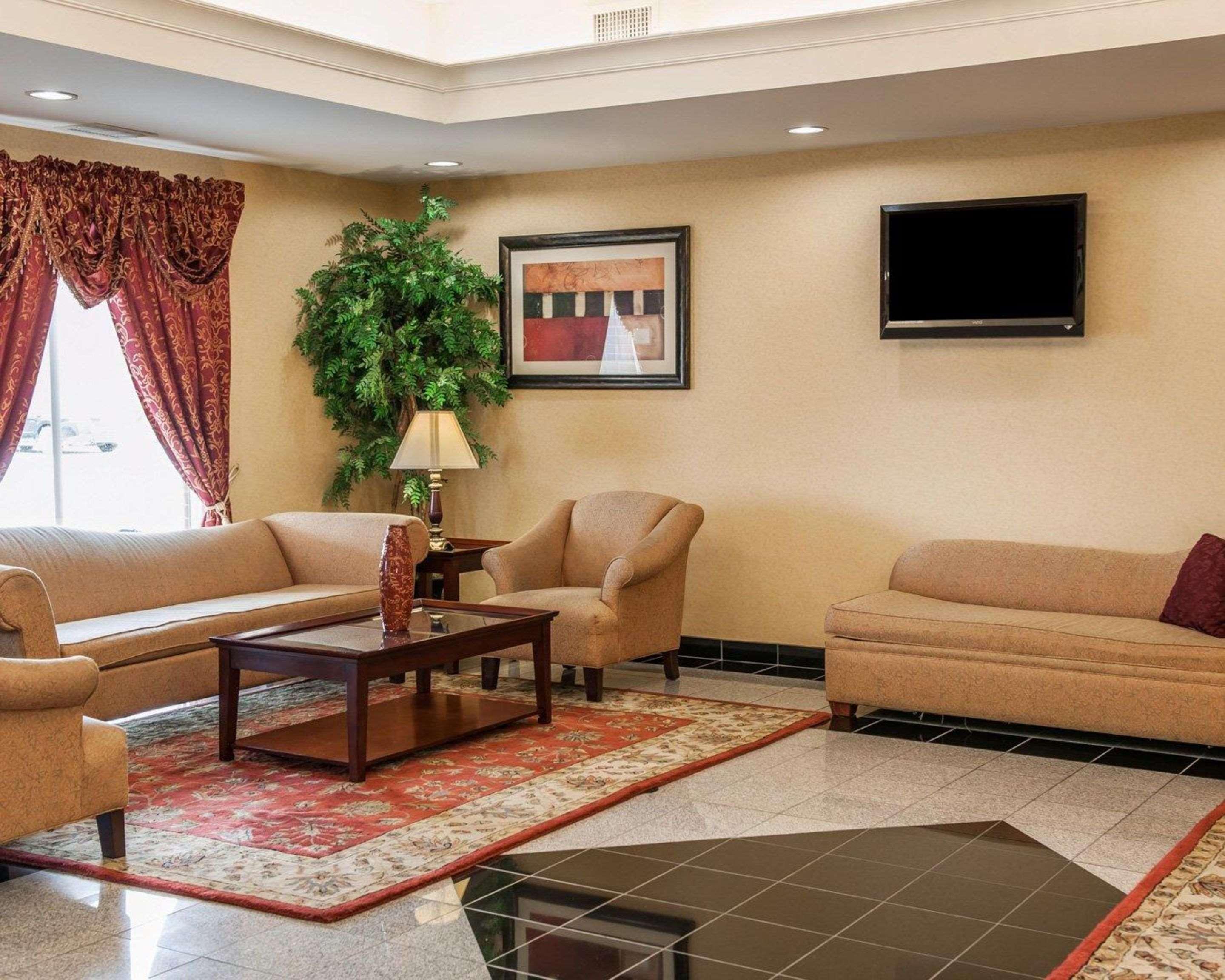 คอมฟอร์ต สวีท เนียร์ อินเดียนาโพลิส แอร์พอร์ต Hotel ภายนอก รูปภาพ