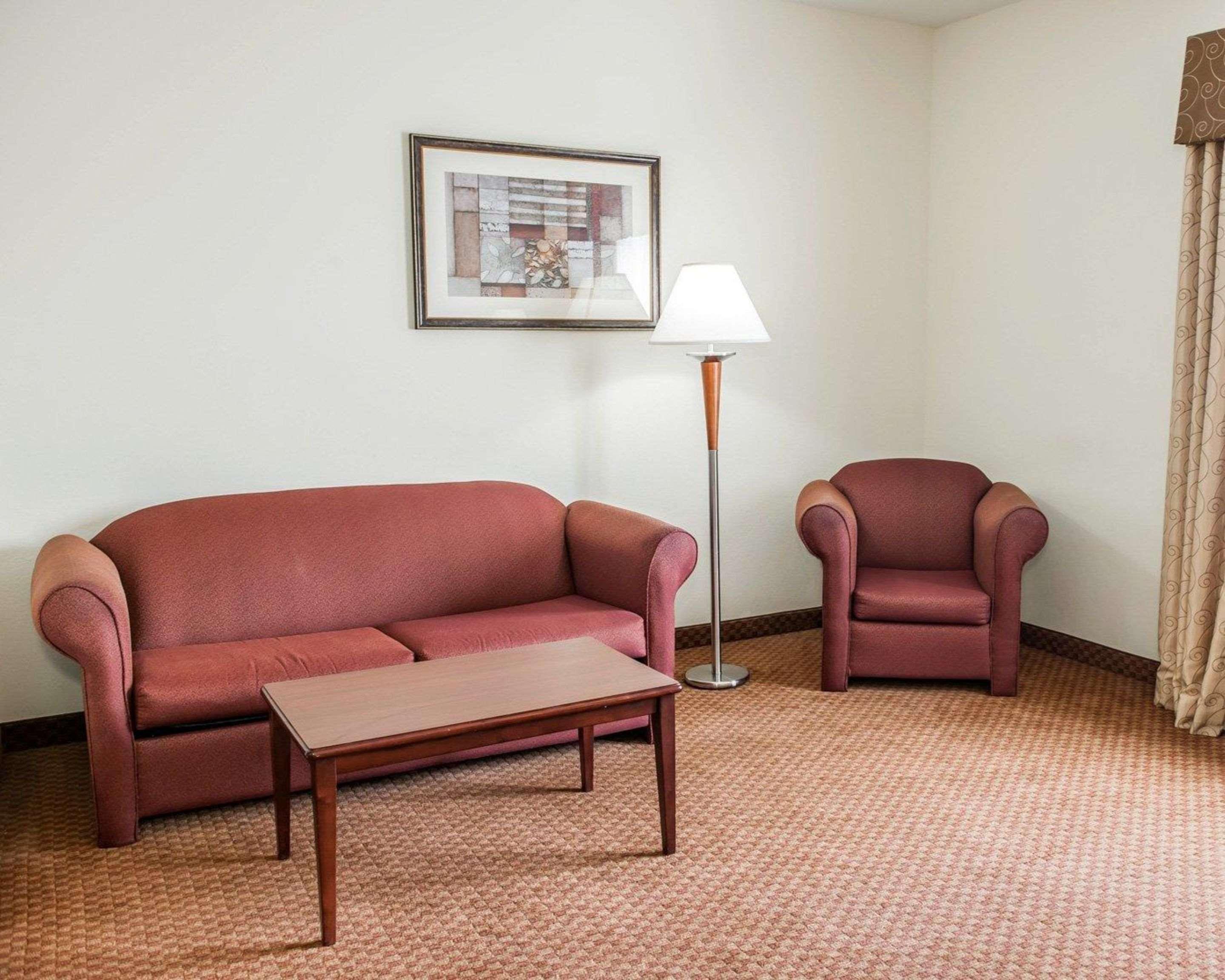 คอมฟอร์ต สวีท เนียร์ อินเดียนาโพลิส แอร์พอร์ต Hotel ภายนอก รูปภาพ