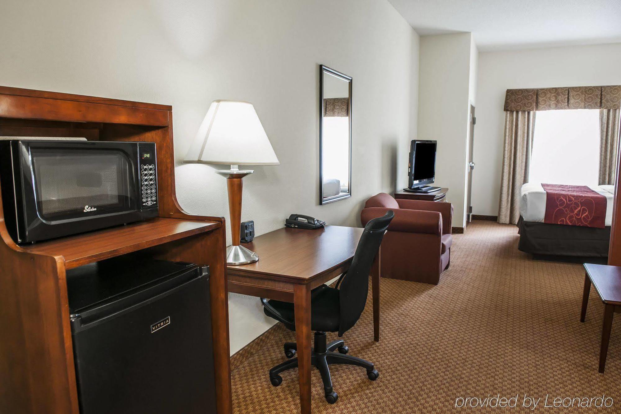 คอมฟอร์ต สวีท เนียร์ อินเดียนาโพลิส แอร์พอร์ต Hotel ภายนอก รูปภาพ